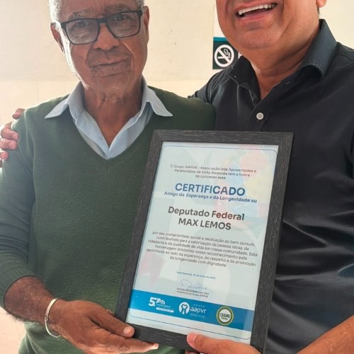 AAPVR homenageia deputado Max Lemos em agradecimento a emenda para a ILPI